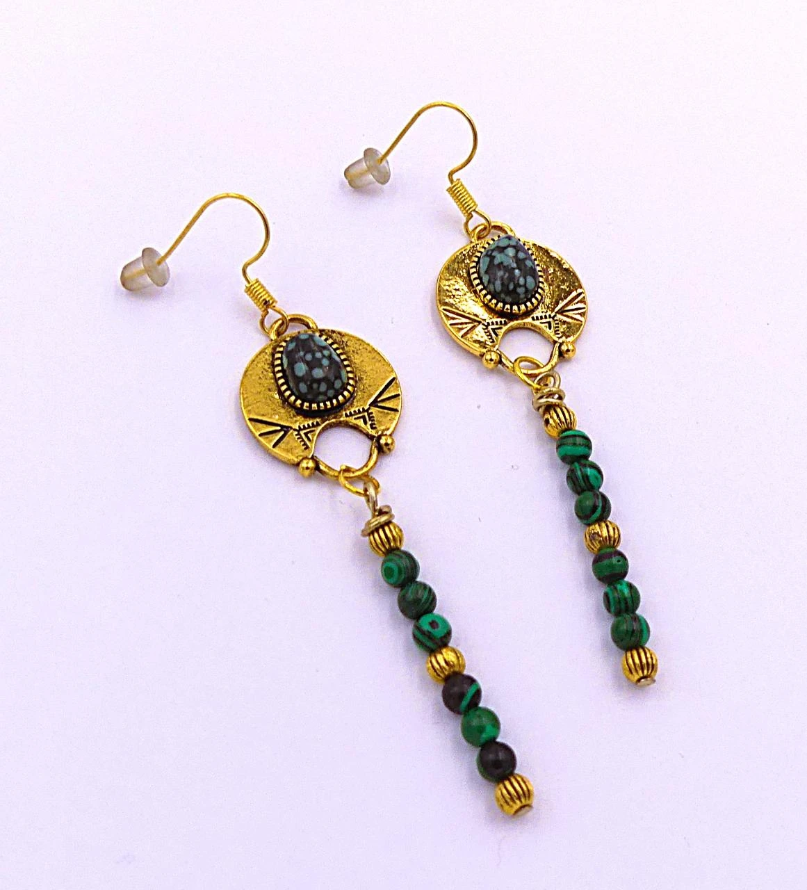 Boucles d'oreilles métal doré, malachite, fait main, création unique